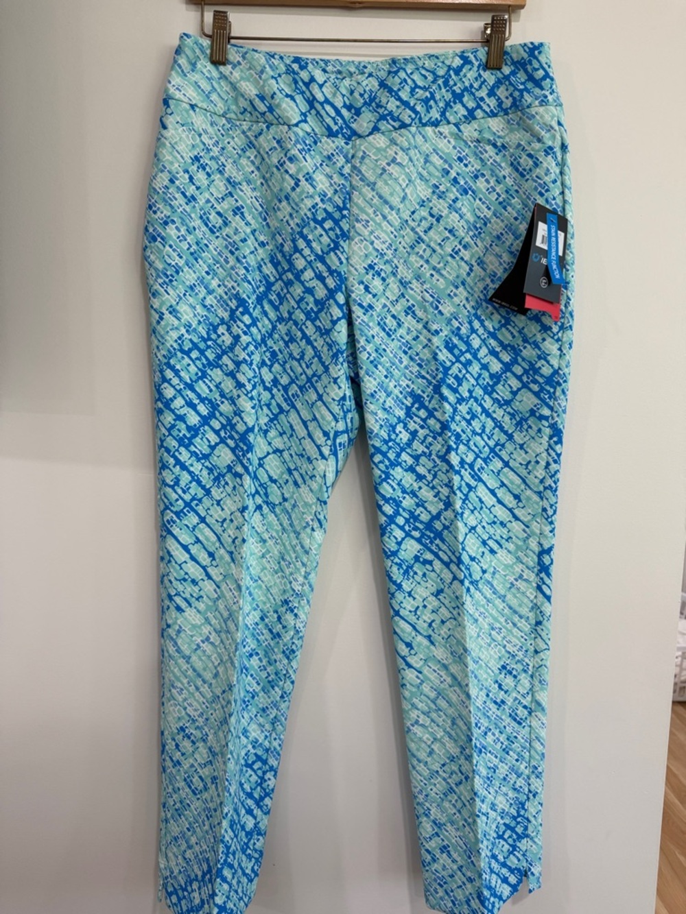 IBKUL Blue & Aqua Printed Cropped Active Pants